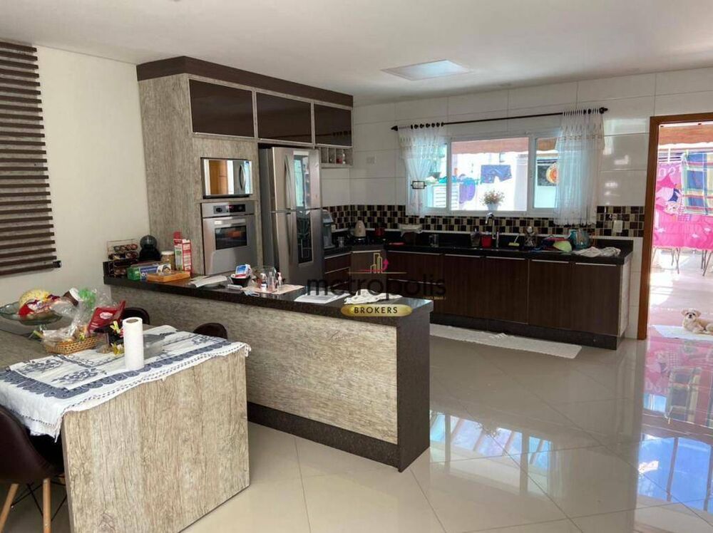 Sobrado, 4 quartos, 170 m² - Foto 1