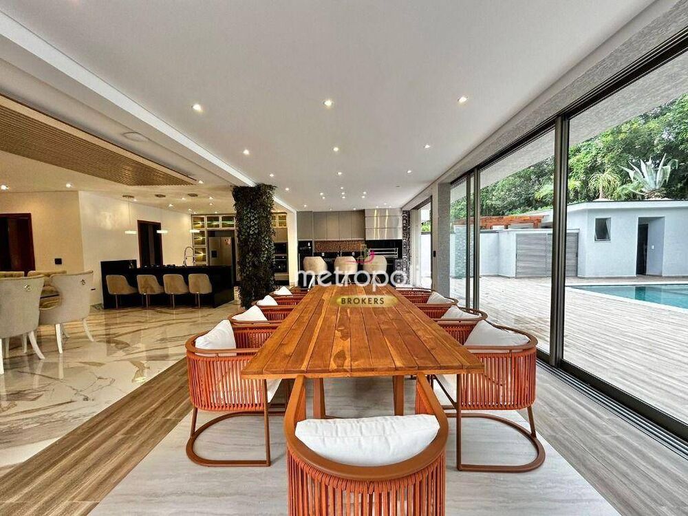 Sobrado à venda com 6 quartos, 607m² - Foto 1