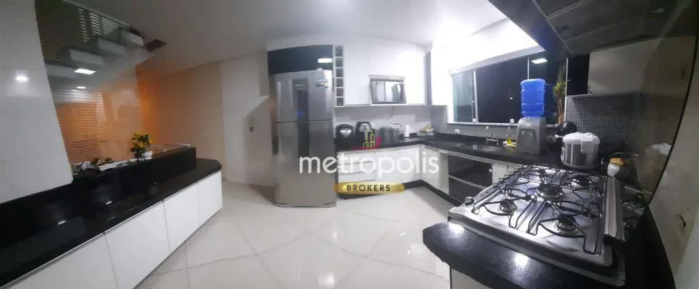 Sobrado, 3 quartos, 221 m² - Foto 1