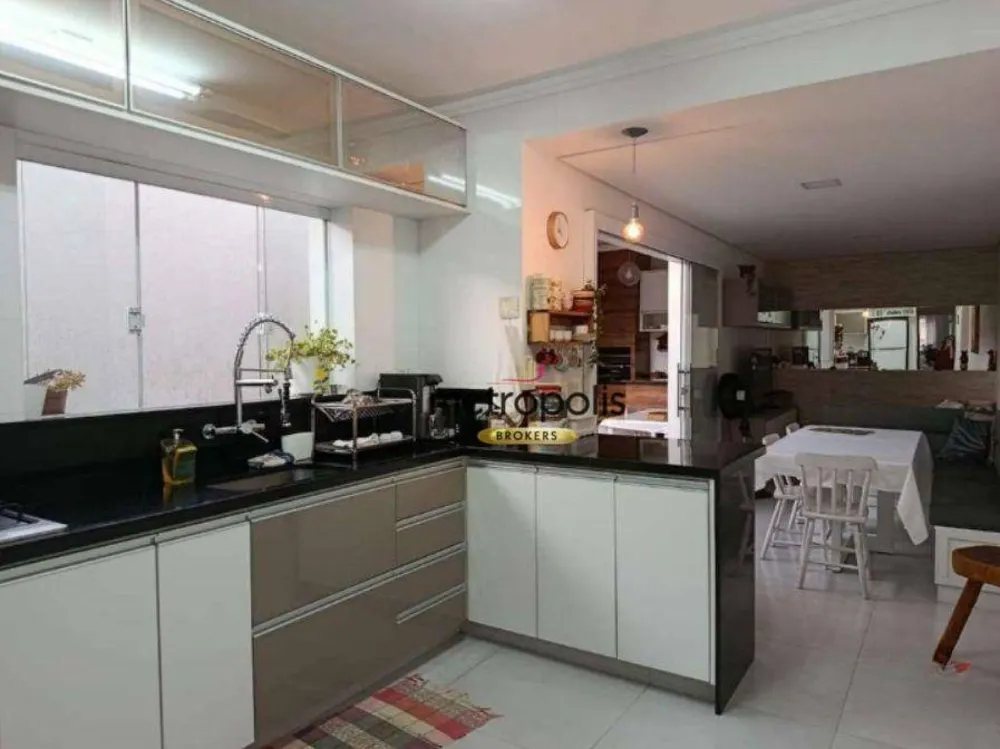 Sobrado, 3 quartos, 250 m² - Foto 4