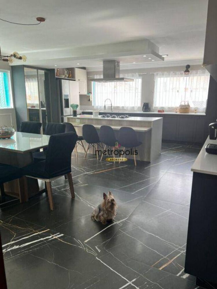Sobrado à venda com 4 quartos, 442m² - Foto 1