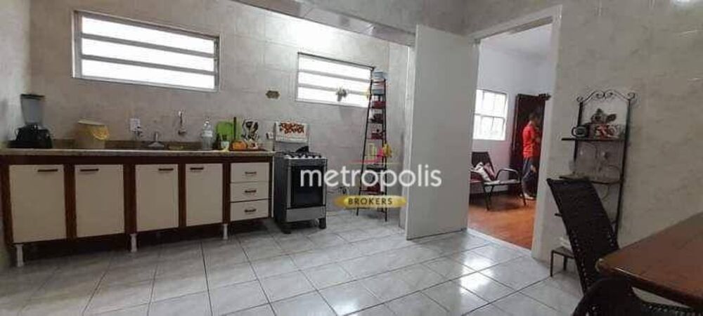 Sobrado à venda com 2 quartos, 250m² - Foto 2