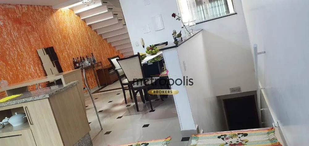 Sobrado, 3 quartos, 218 m² - Foto 2