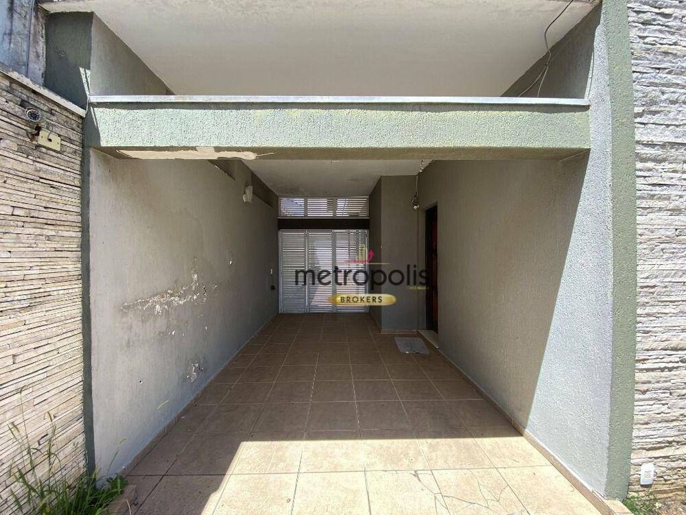 Casa à venda com 3 quartos, 235m² - Foto 1