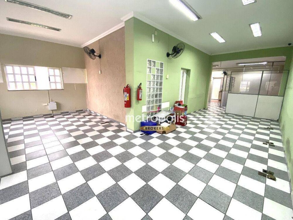 Casa à venda com 8 quartos, 215m² - Foto 1