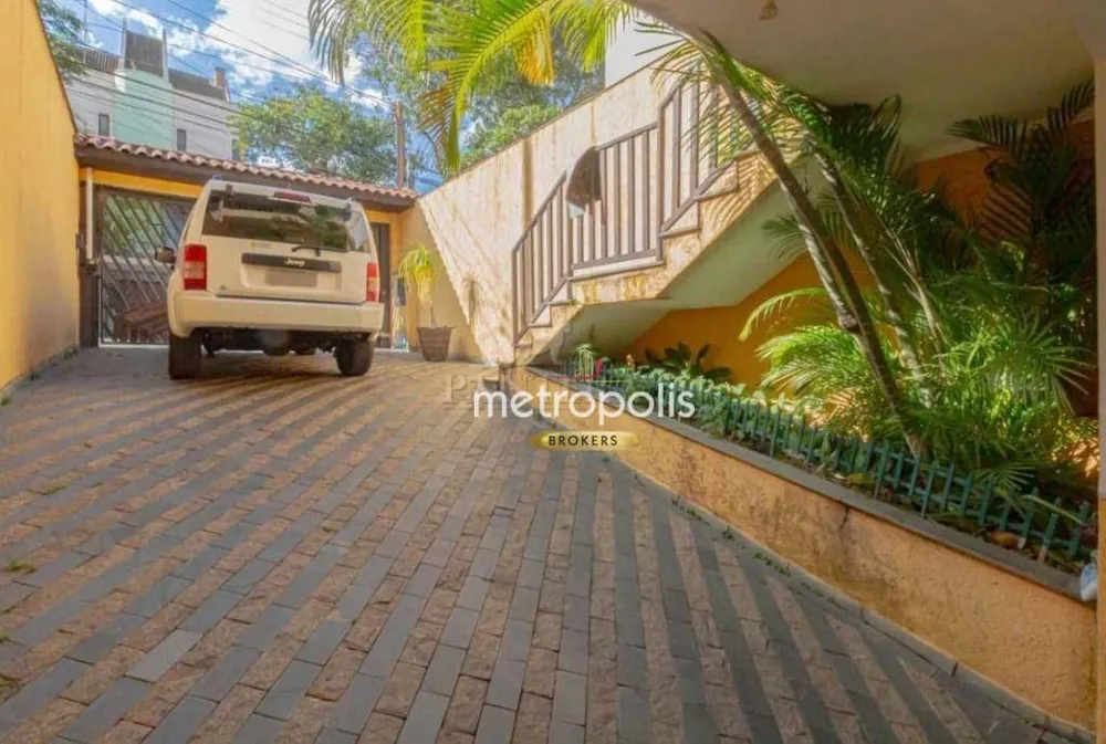 Sobrado, 3 quartos, 241 m² - Foto 1