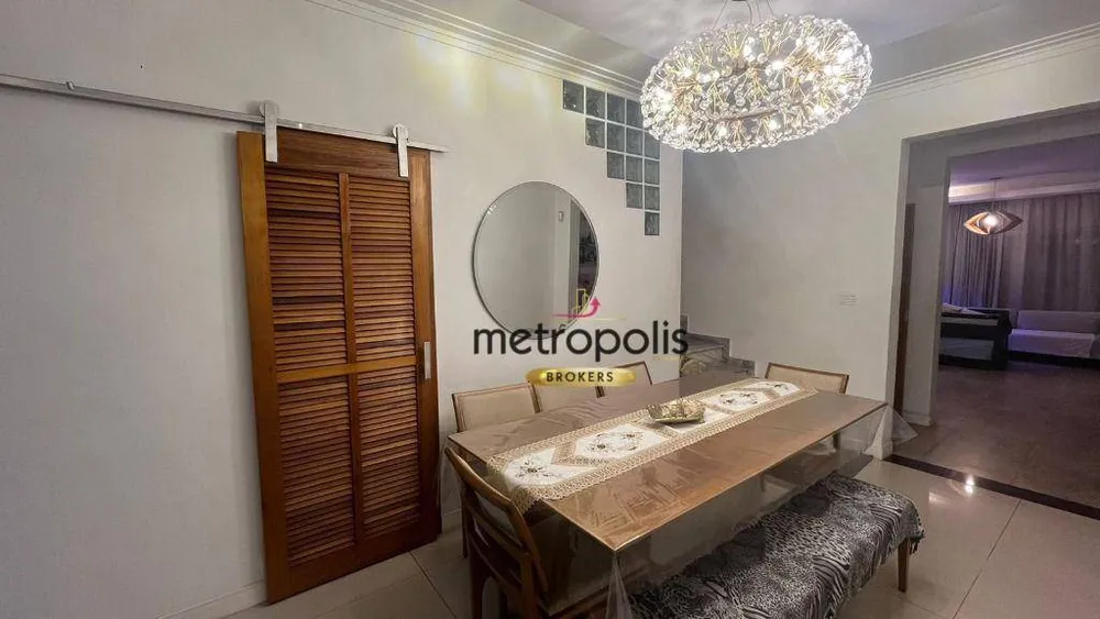 Casa, 3 quartos, 215 m² - Foto 1