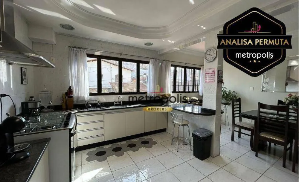 Sobrado, 3 quartos, 212 m² - Foto 1