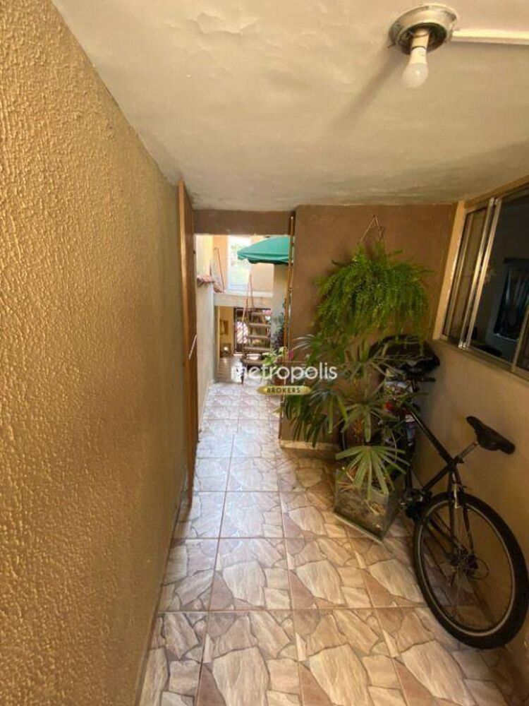 Casa, 3 quartos, 240 m² - Foto 1