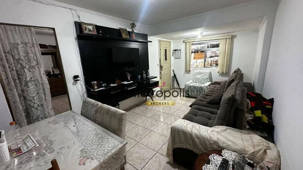 Casa, 4 quartos, 137 m² - Foto 1