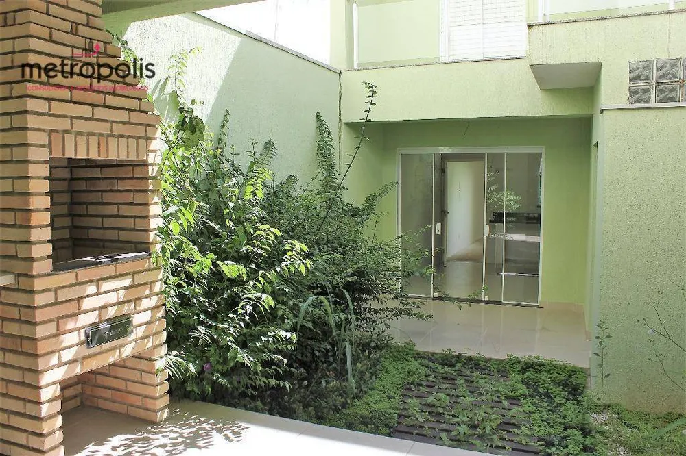 Sobrado, 3 quartos, 301 m² - Foto 1