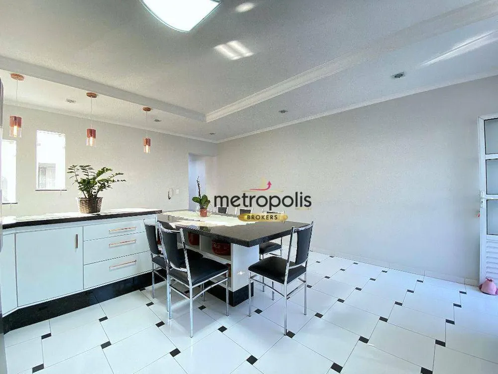 Sobrado, 3 quartos, 358 m² - Foto 1