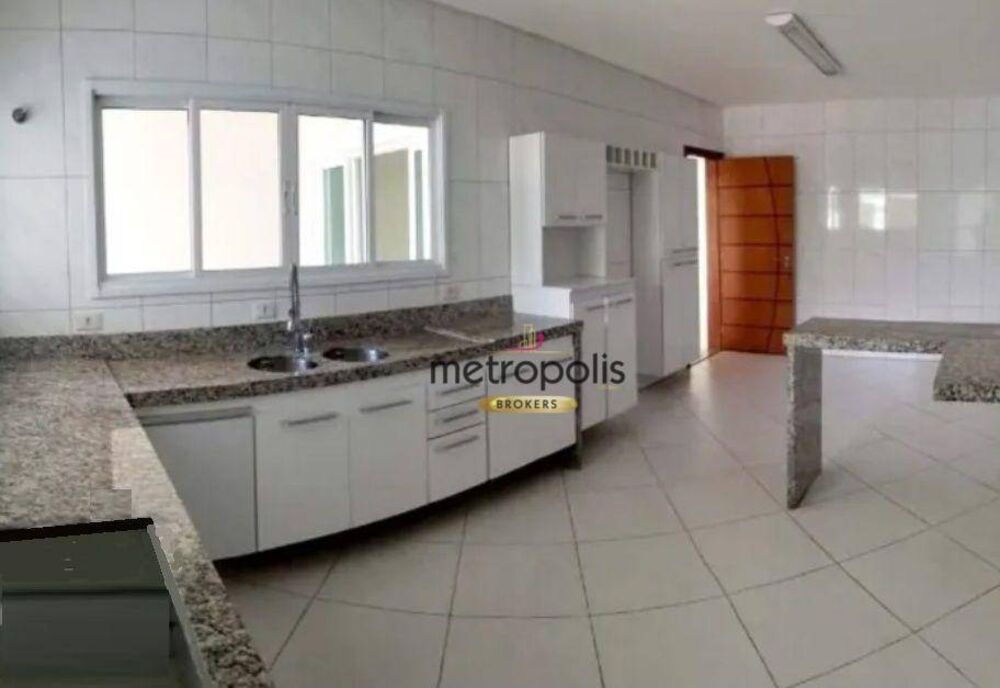Sobrado à venda com 3 quartos, 340m² - Foto 1