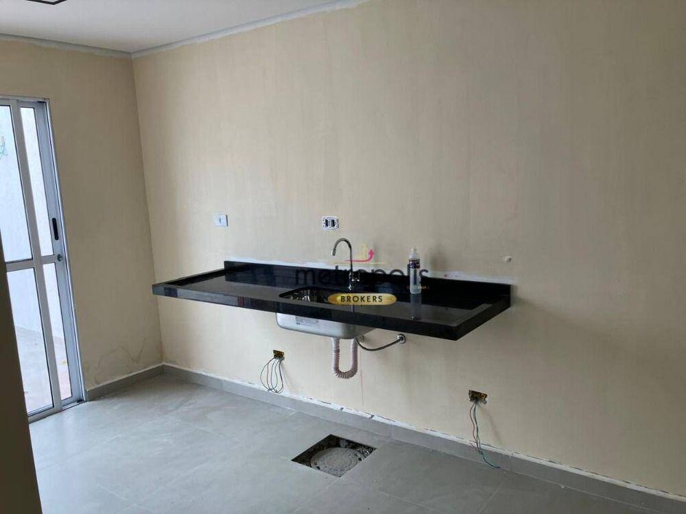 Casa para alugar com 4 quartos, 180m² - Foto 2
