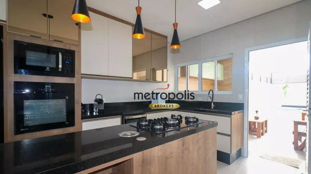Sobrado, 3 quartos, 250 m² - Foto 1