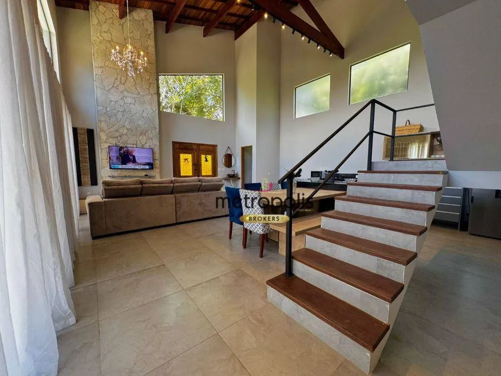 Chácara, 4 quartos, 910 m² - Foto 1
