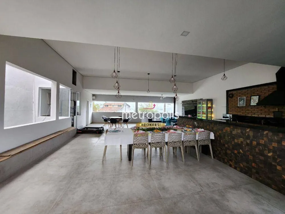 Sobrado, 3 quartos, 318 m² - Foto 1