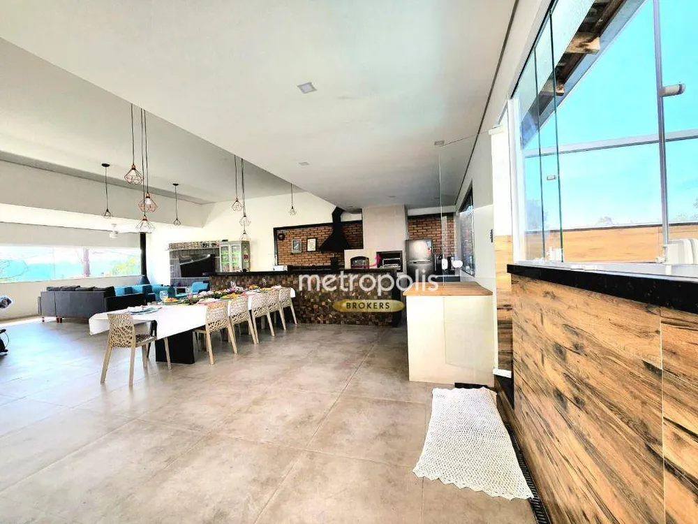 Sobrado, 3 quartos, 318 m² - Foto 2