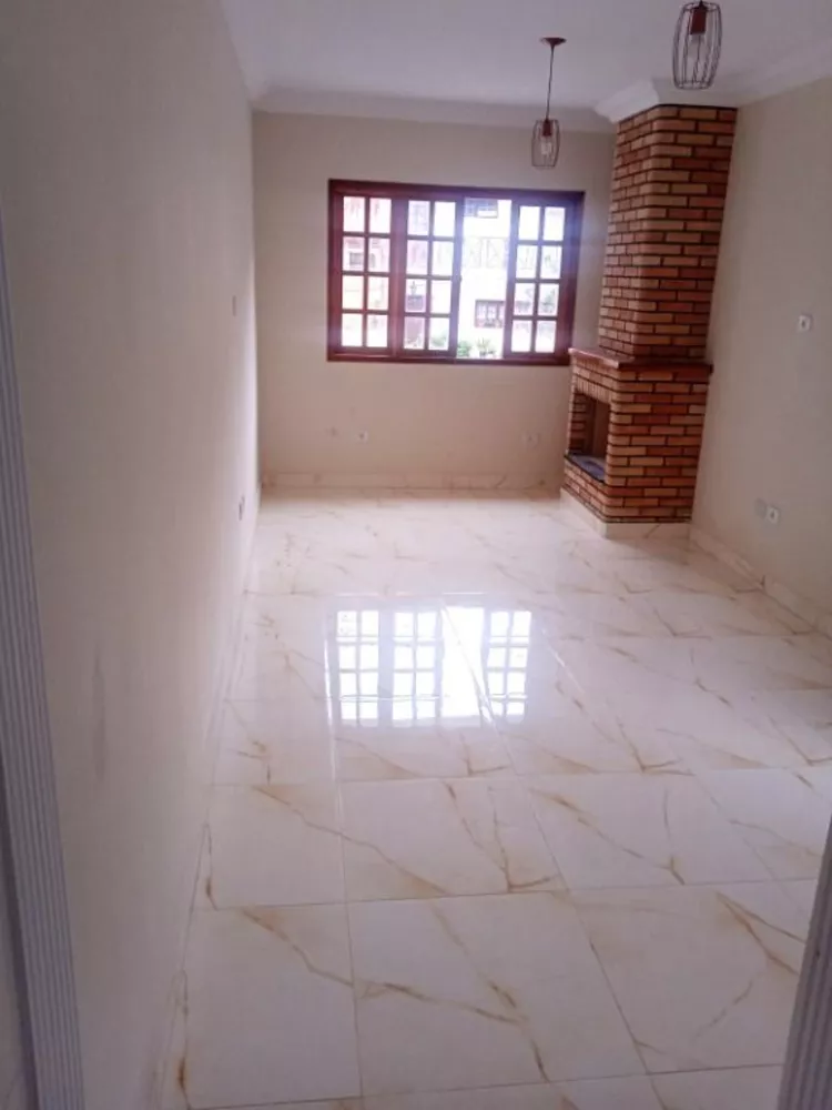 Sobrado à venda com 3 quartos, 200m² - Foto 1