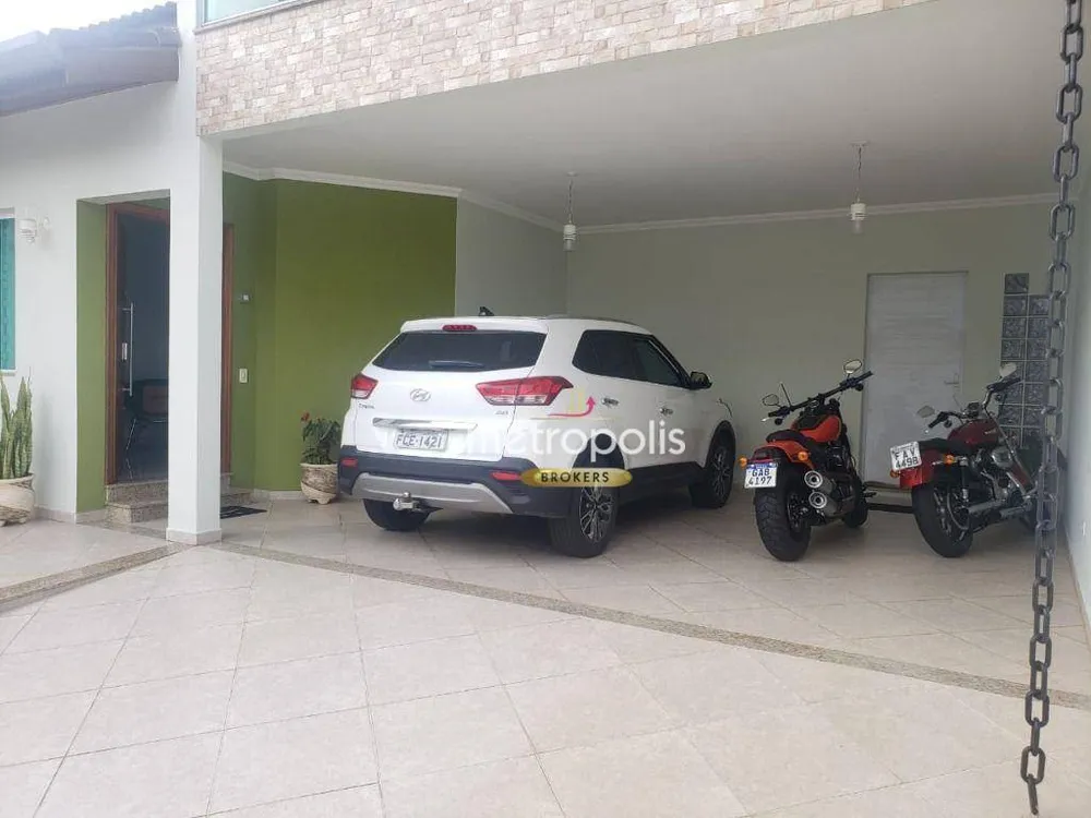 Sobrado, 3 quartos, 219 m² - Foto 1