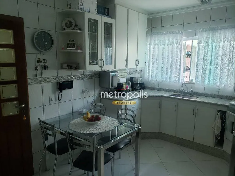 Sobrado, 3 quartos, 219 m² - Foto 1