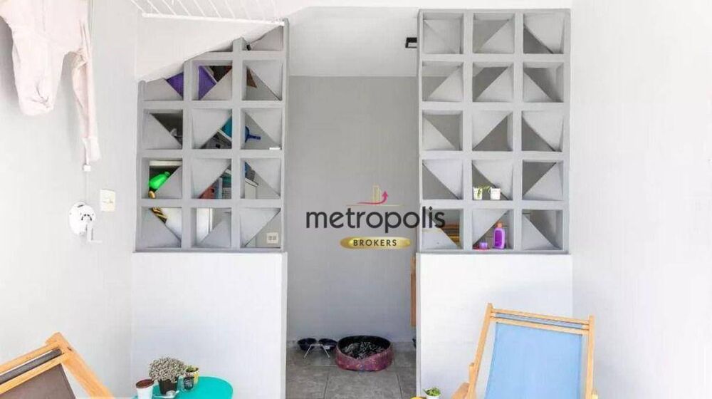 Sobrado à venda com 4 quartos, 390m² - Foto 1
