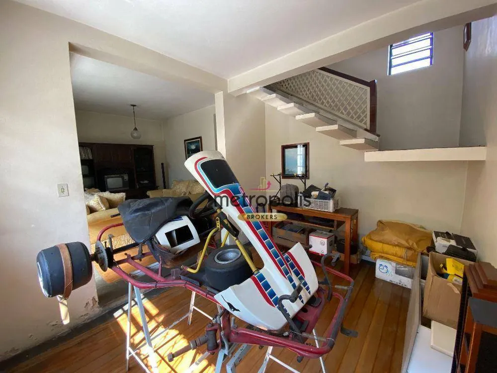 Sobrado, 3 quartos, 288 m² - Foto 2
