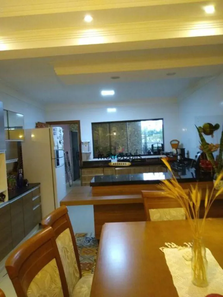 Casa, 3 quartos, 246 m² - Foto 1