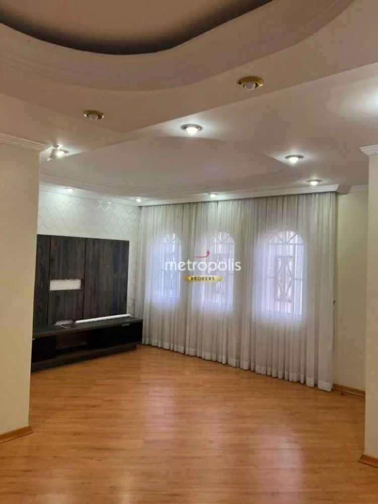 Sobrado à venda com 3 quartos, 300m² - Foto 1