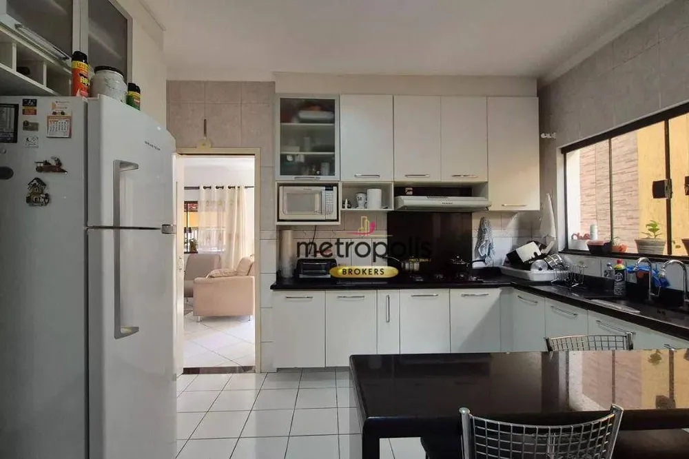 Sobrado, 3 quartos, 215 m² - Foto 2