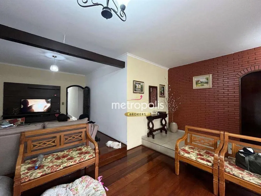 Casa, 4 quartos, 240 m² - Foto 1