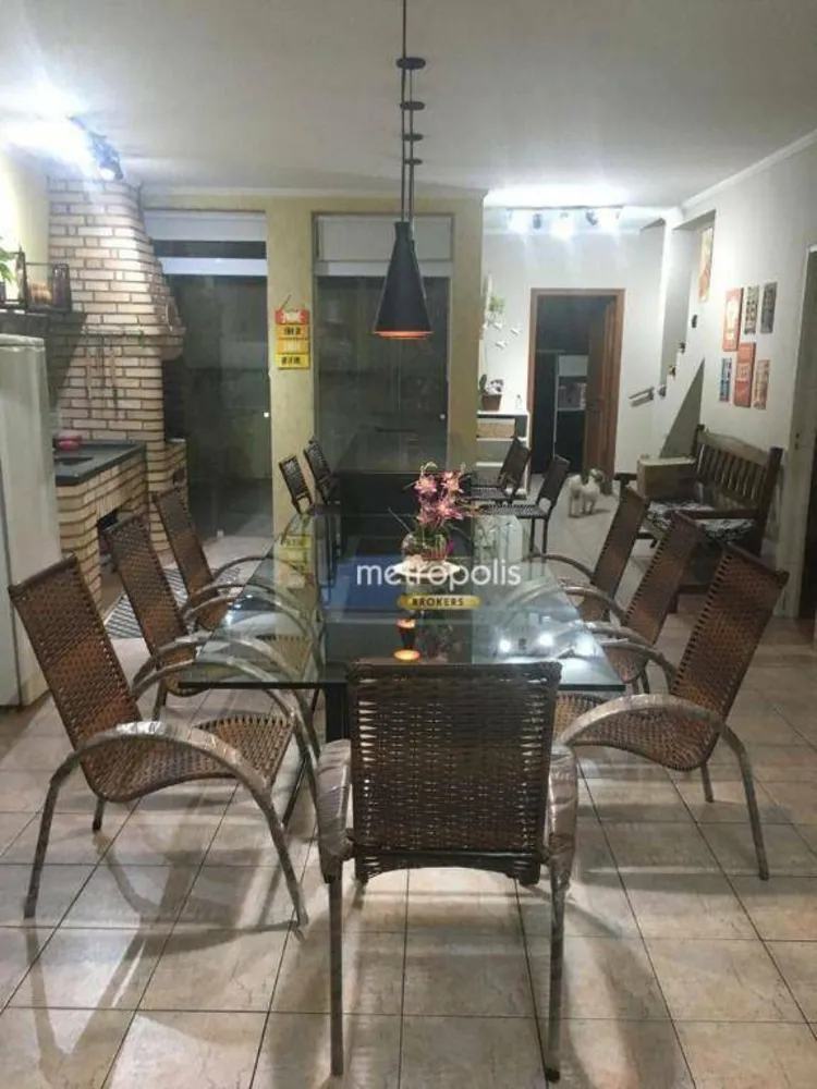 Casa, 4 quartos, 240 m² - Foto 1