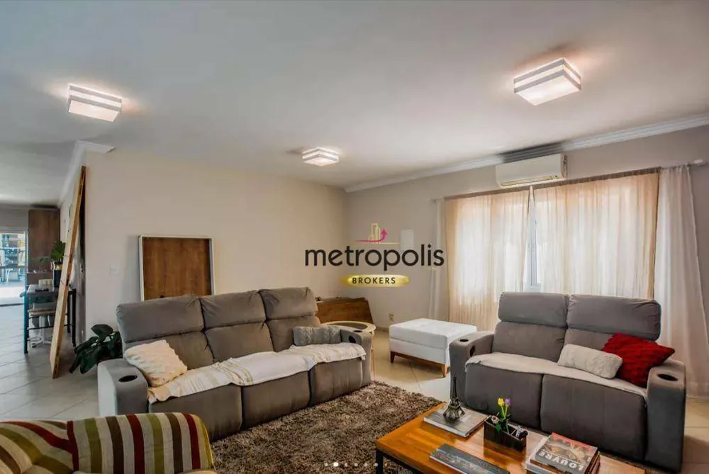 Sobrado, 3 quartos, 471 m² - Foto 1