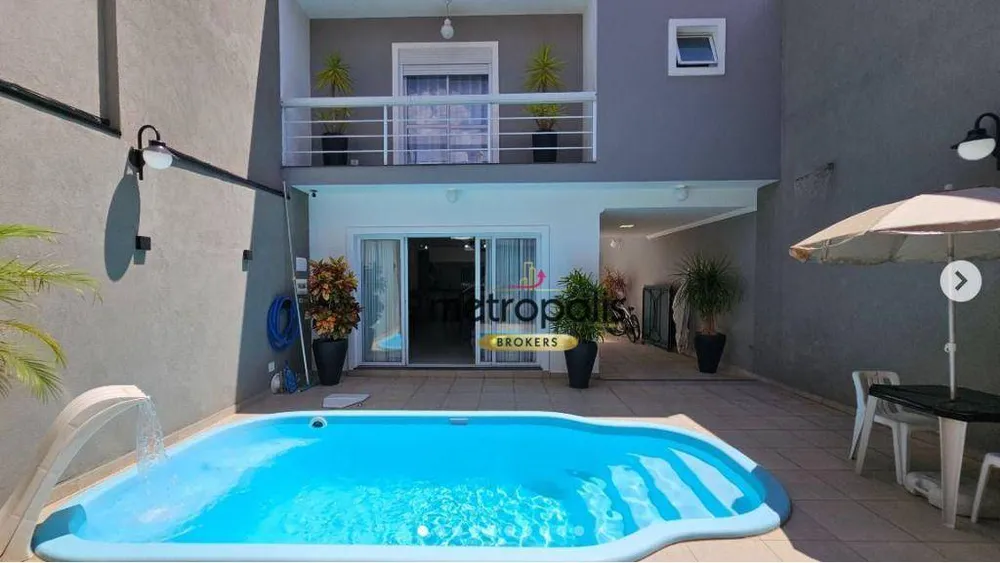 Sobrado, 3 quartos, 296 m² - Foto 1