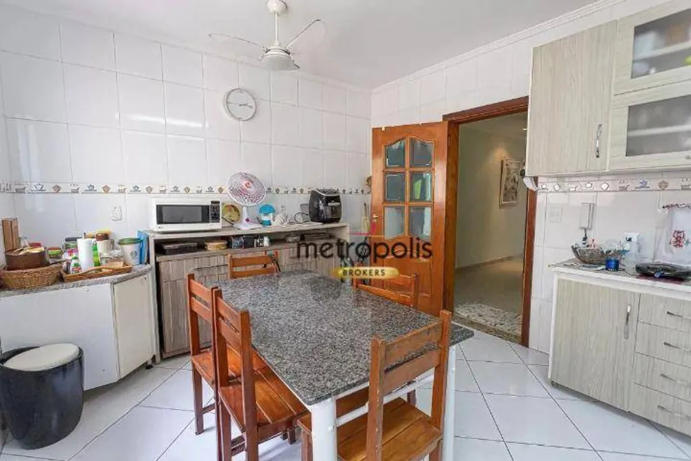Sobrado, 3 quartos, 235 m² - Foto 1