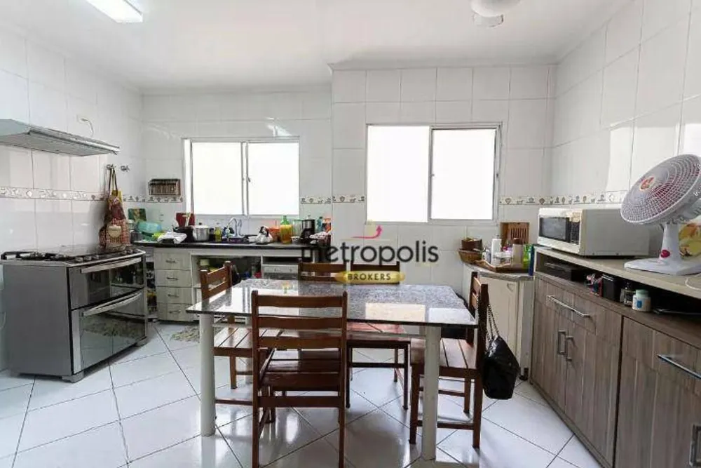 Sobrado, 3 quartos, 235 m² - Foto 2