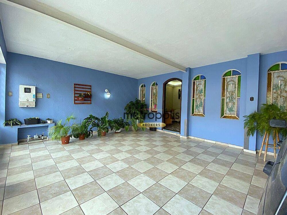 Sobrado à venda com 4 quartos, 227m² - Foto 1