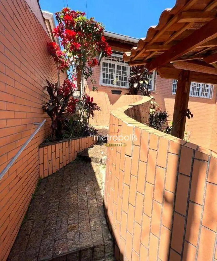 Casa, 3 quartos, 241 m² - Foto 2