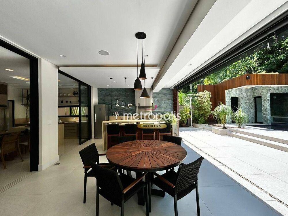 Sobrado à venda com 7 quartos, 770m² - Foto 2