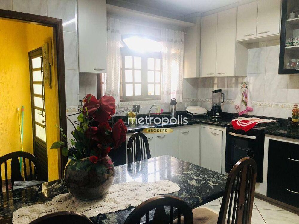 Sobrado à venda com 2 quartos, 141m² - Foto 2