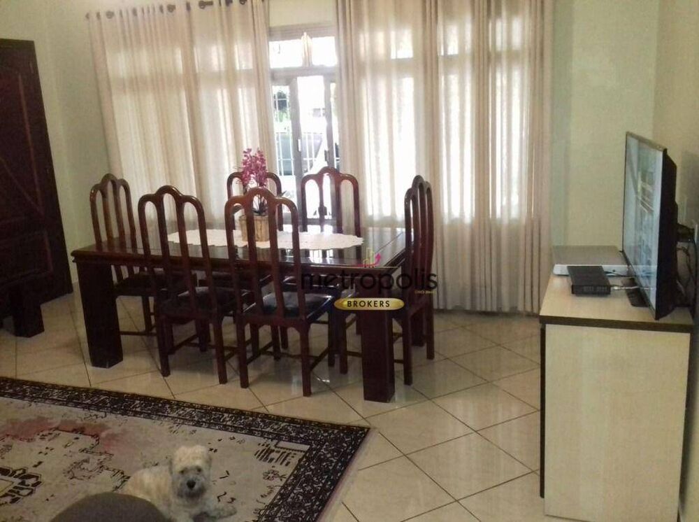 Casa à venda com 3 quartos, 260m² - Foto 1