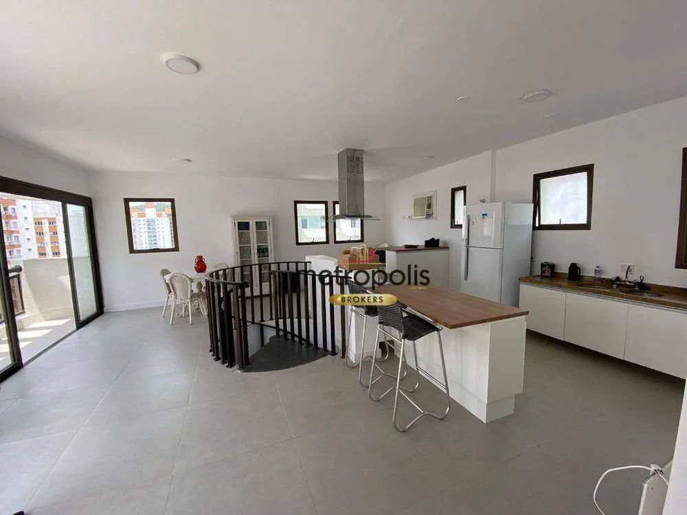 Cobertura, 3 quartos, 216 m² - Foto 3