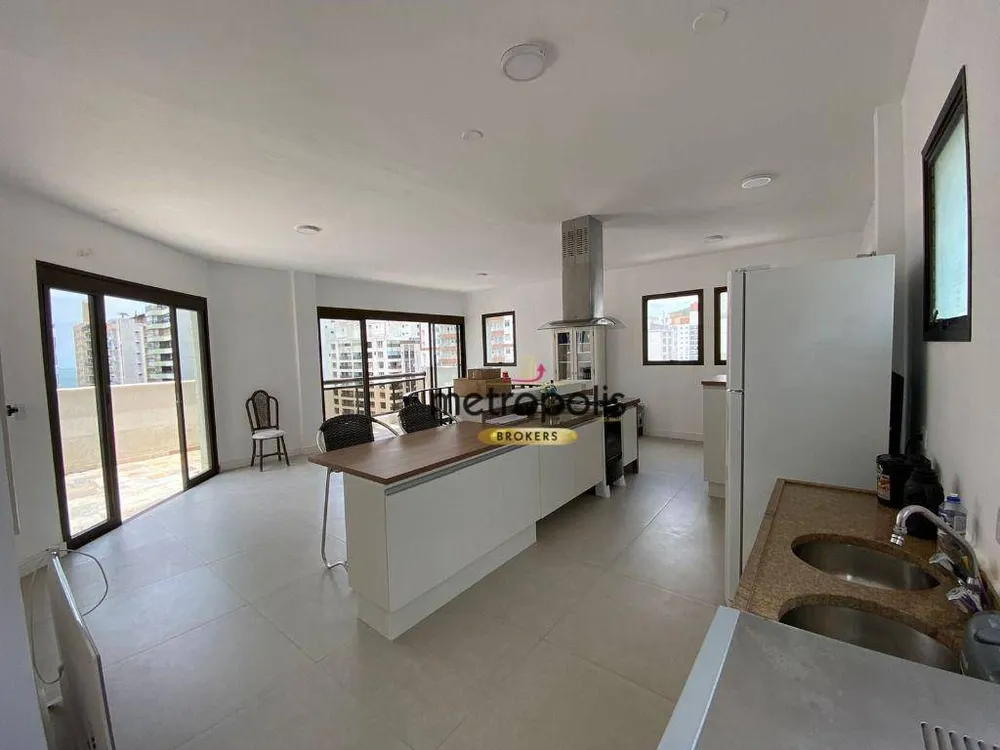 Cobertura, 3 quartos, 216 m² - Foto 2
