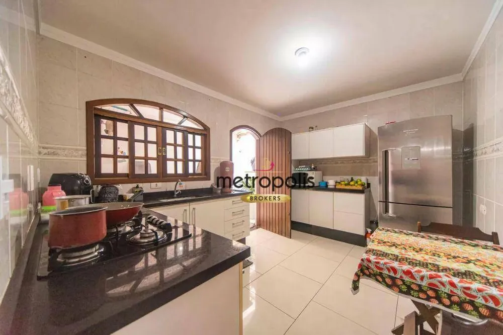 Sobrado, 4 quartos, 219 m² - Foto 2