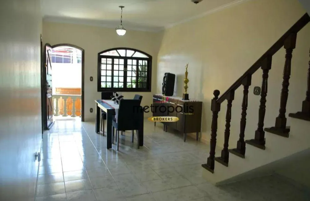 Sobrado, 4 quartos, 241 m² - Foto 2