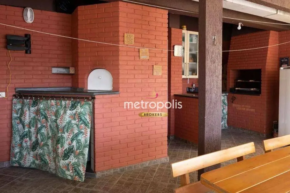 Sobrado, 3 quartos, 596 m² - Foto 1