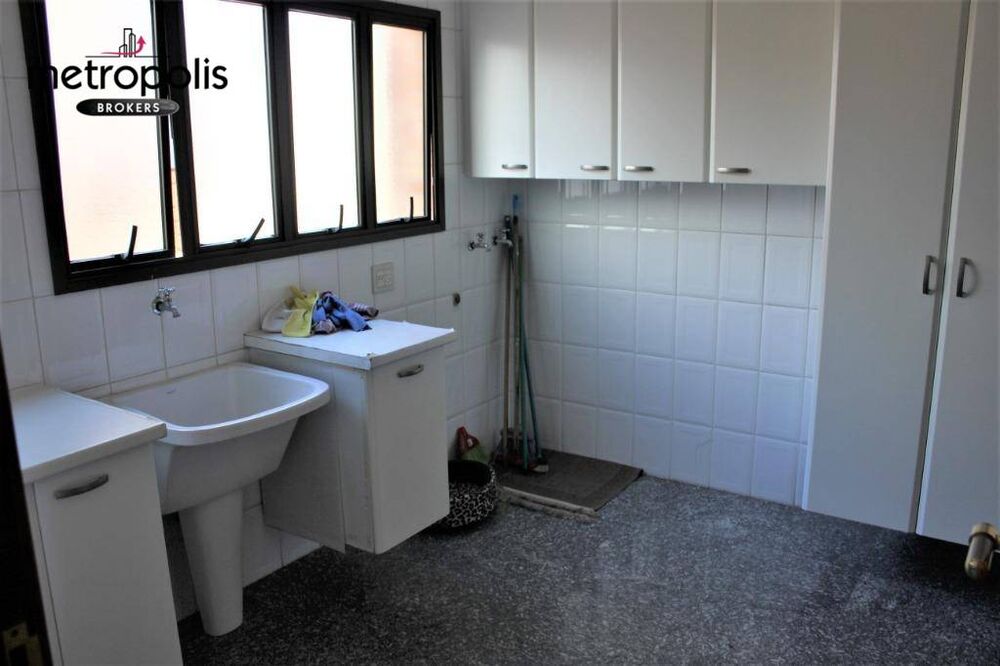 Apartamento, 3 quartos, 242 m² - Foto 1