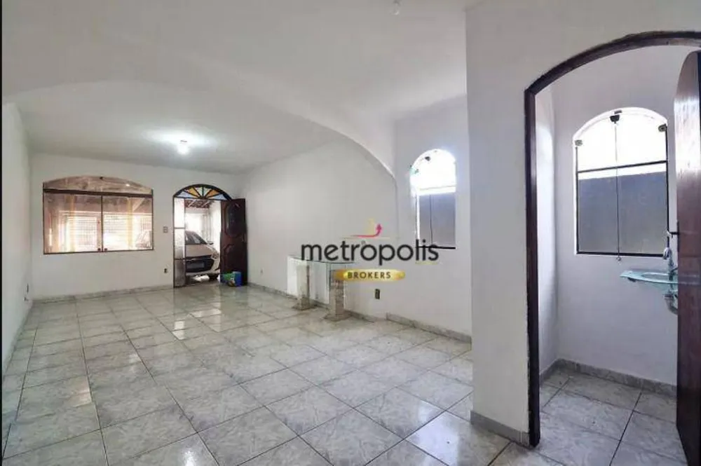 Sobrado, 3 quartos, 239 m² - Foto 1