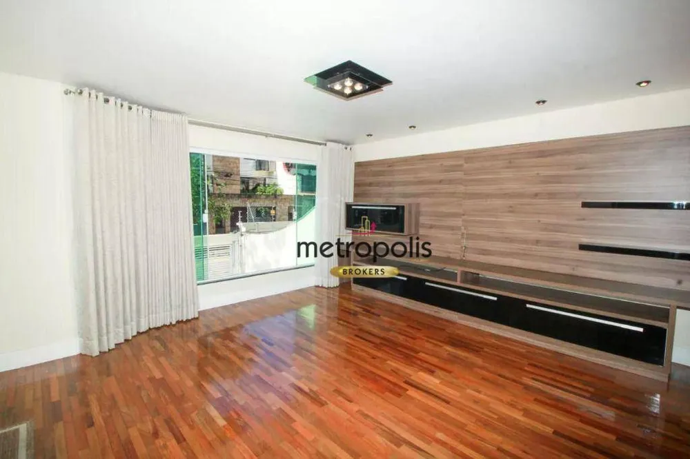 Sobrado, 3 quartos, 237 m² - Foto 1