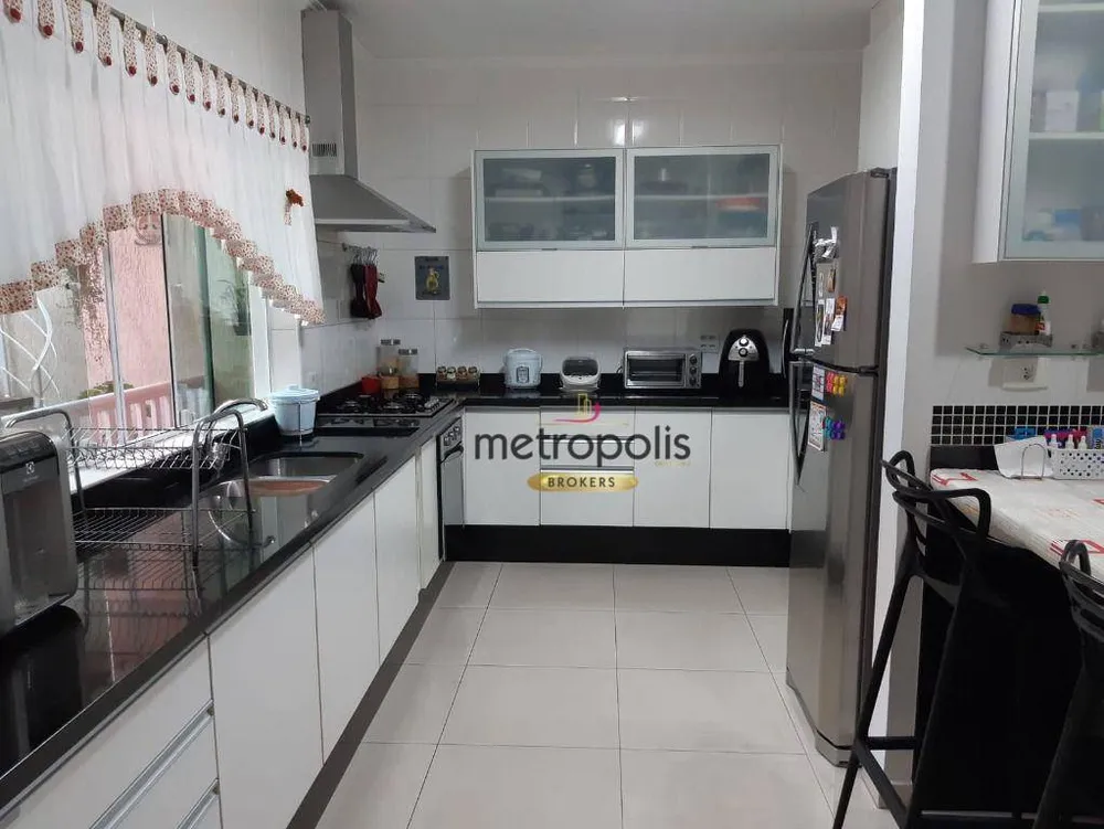 Sobrado, 3 quartos, 296 m² - Foto 1